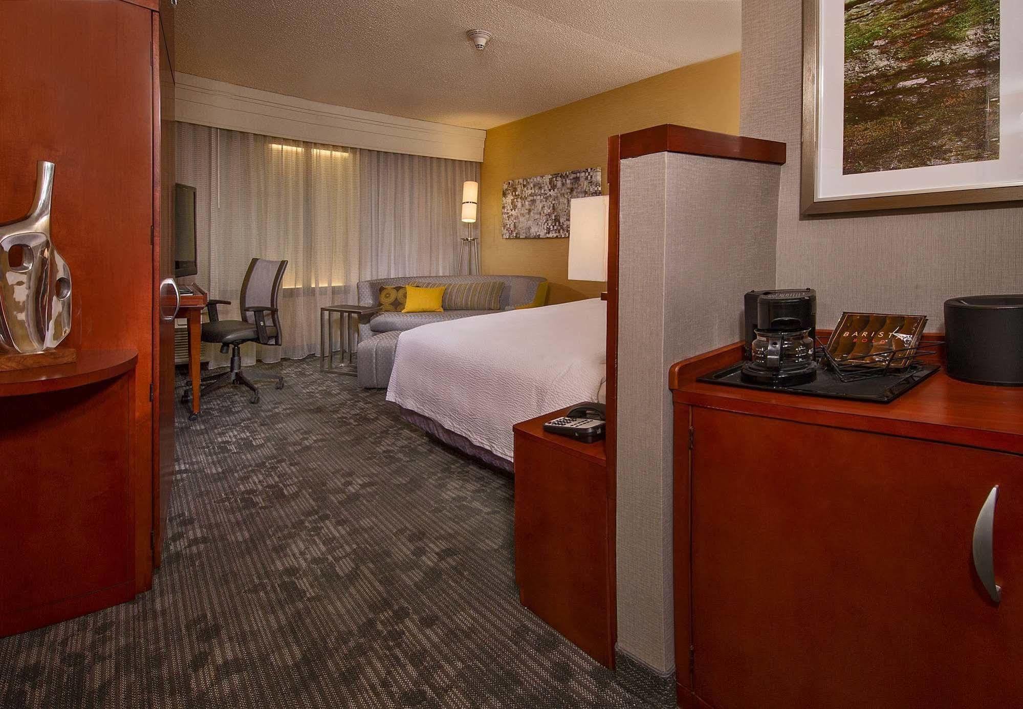 คอร์ตยาร์ด เบธเลเฮม ลีไฮ แวลเลย์/I-78 Hotel ภายนอก รูปภาพ